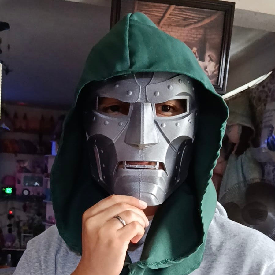 Mascara de Doom con Capucha